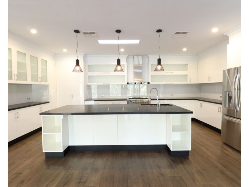 230 River Street, Deniliquin NSW 2710