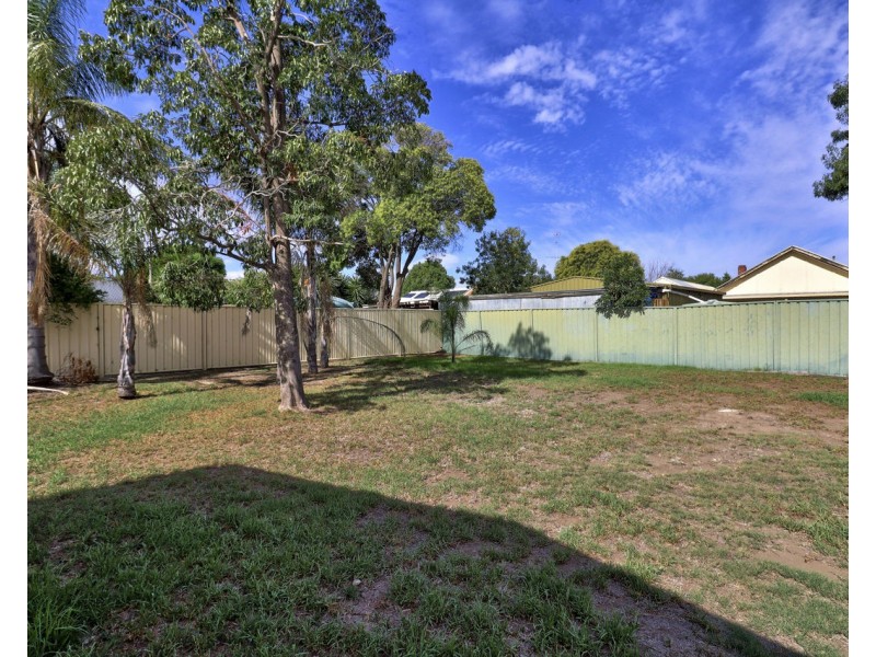 104 Hughes Street, Deniliquin NSW 2710