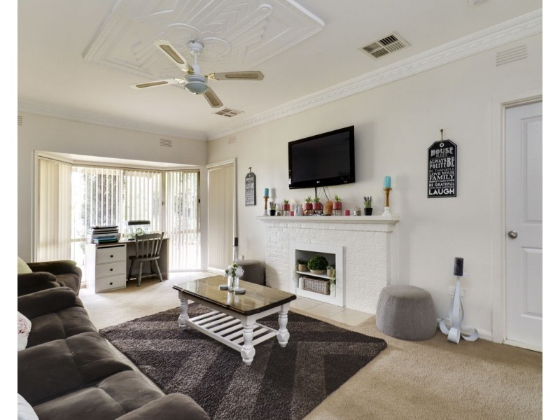 365 Sloane Street, Deniliquin NSW 2710