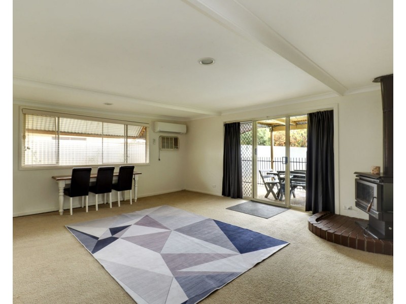 365 Sloane Street, Deniliquin NSW 2710