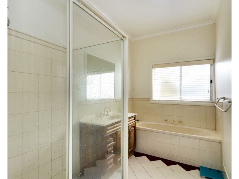 365 Sloane Street, Deniliquin NSW 2710