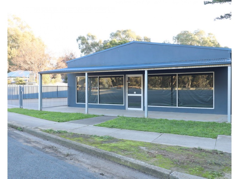 31 Davidson Street, Deniliquin NSW 2710