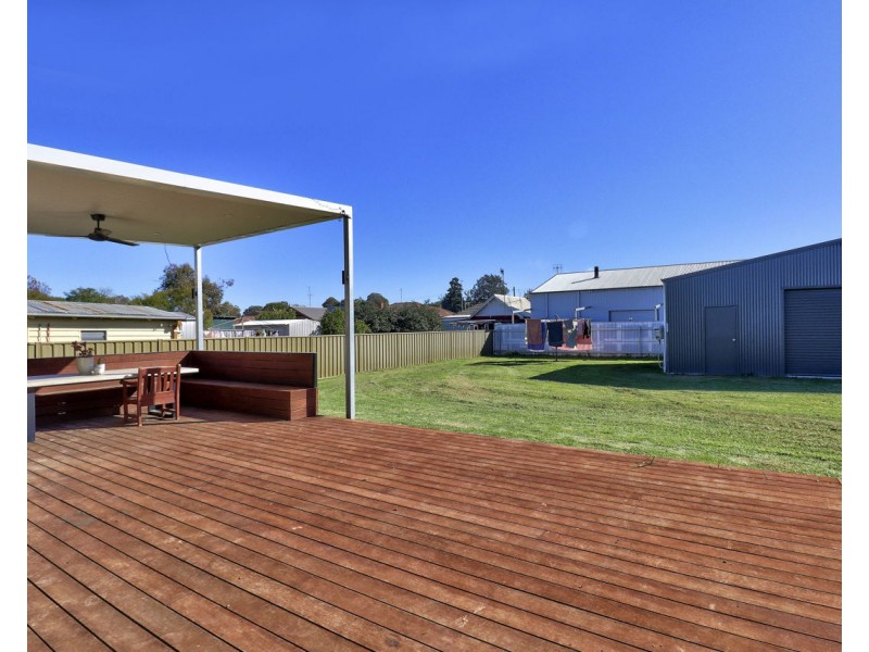 97 Mackenzie Street, Deniliquin NSW 2710