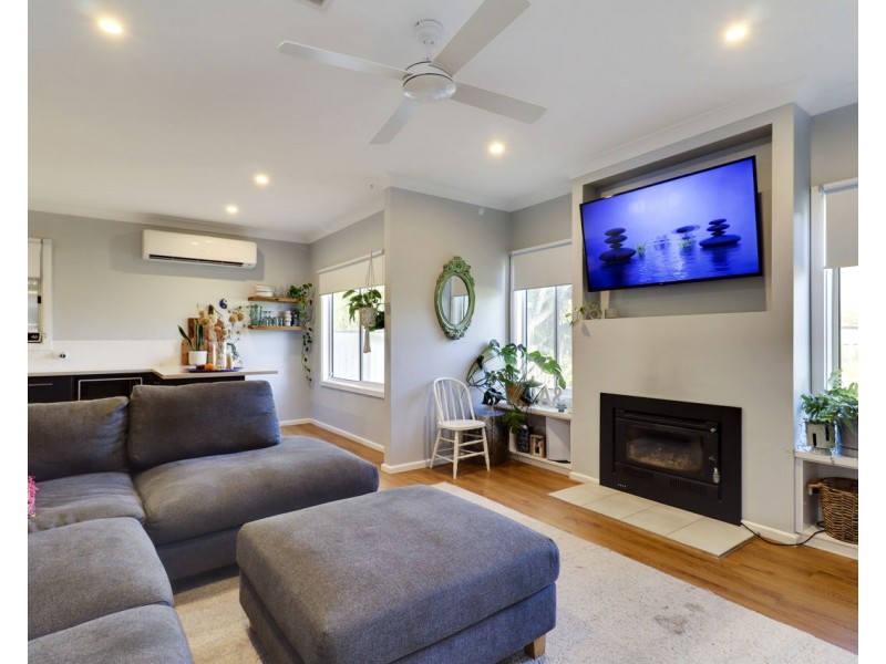 97 Mackenzie Street, Deniliquin NSW 2710