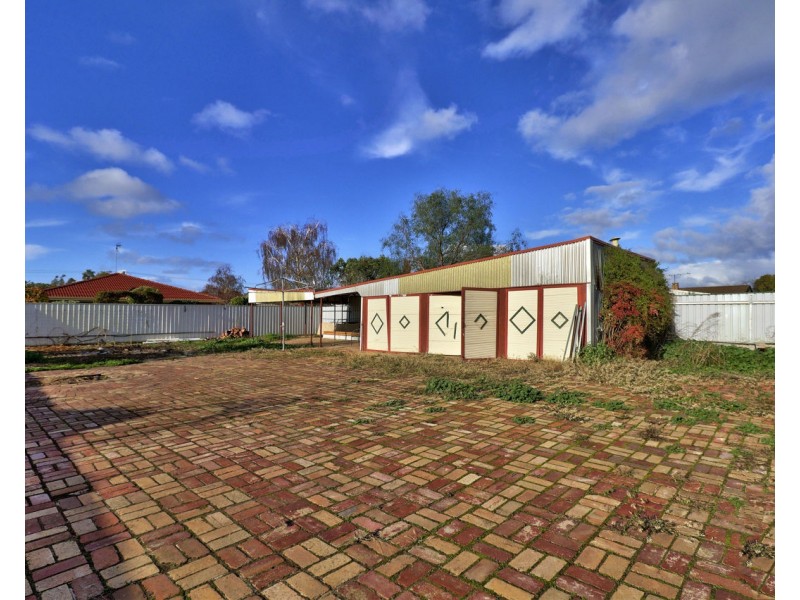 447 Cressy Street, Deniliquin NSW 2710