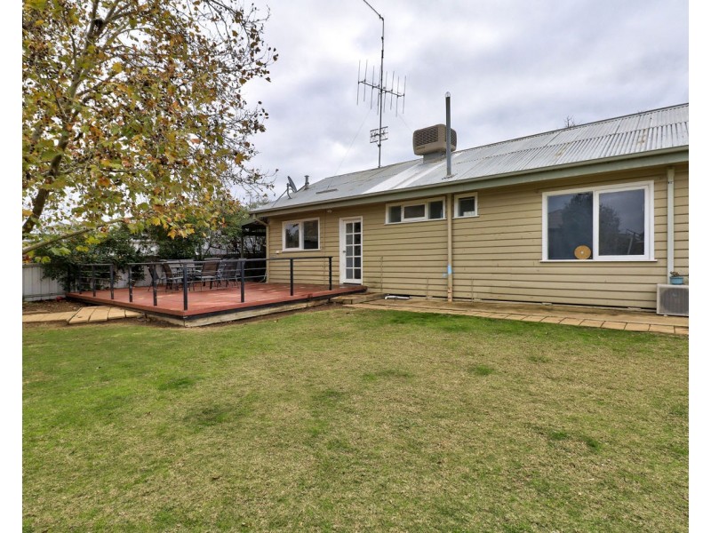 54 Burton Street, Deniliquin NSW 2710