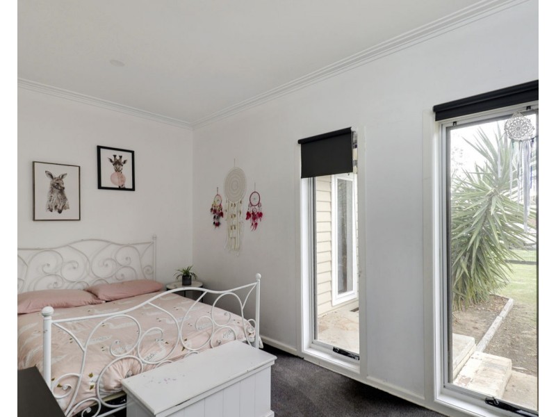 54 Burton Street, Deniliquin NSW 2710