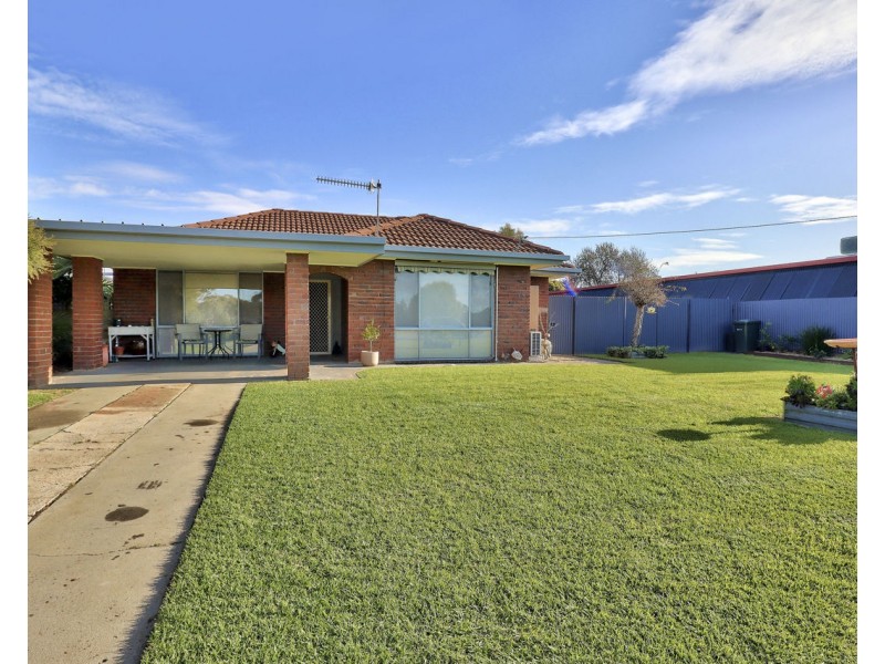 292 Fitzroy Street, Deniliquin NSW 2710
