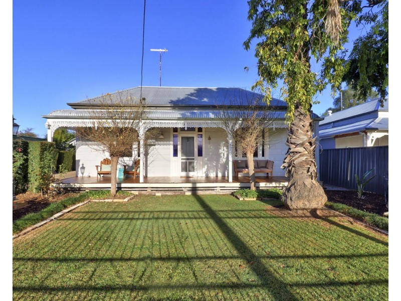 218 Henry Street, Deniliquin NSW 2710