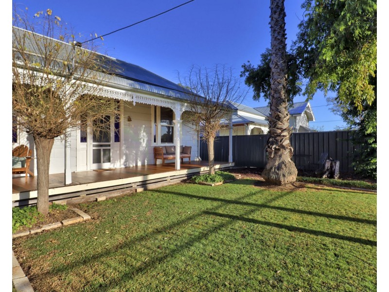 218 Henry Street, Deniliquin NSW 2710