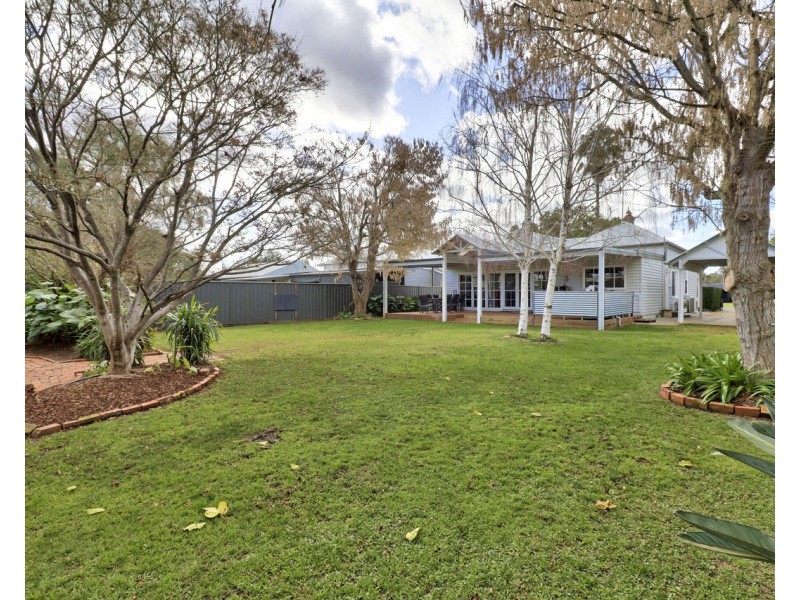 218 Henry Street, Deniliquin NSW 2710
