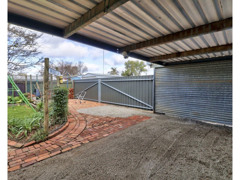 218 Henry Street, Deniliquin NSW 2710