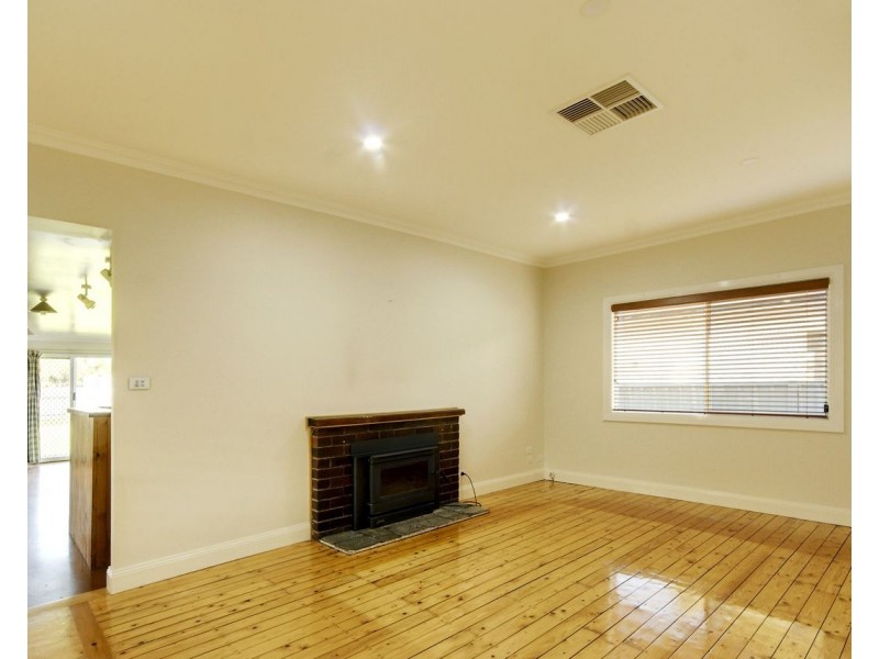 482 Cressy Street, Deniliquin NSW 2710