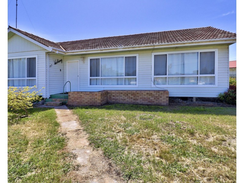 107 Macauley Street, Deniliquin NSW 2710