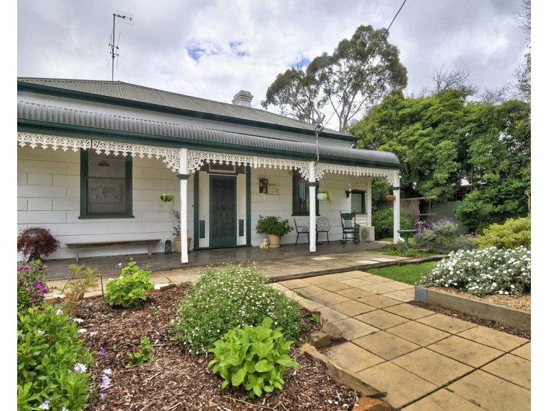 105 Edwardes Street, Deniliquin NSW 2710