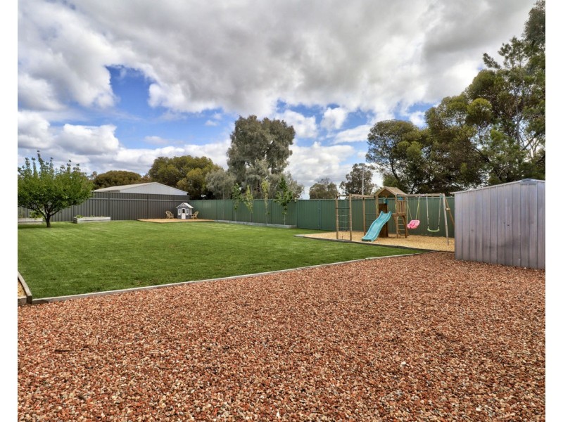 57 Livingstone Street, Mathoura NSW 2710