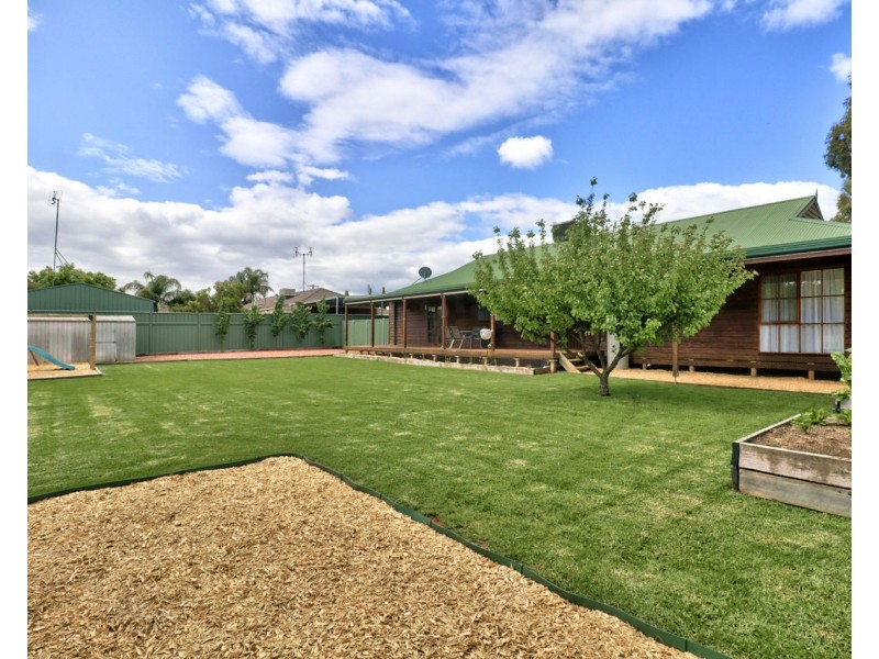 57 Livingstone Street, Mathoura NSW 2710