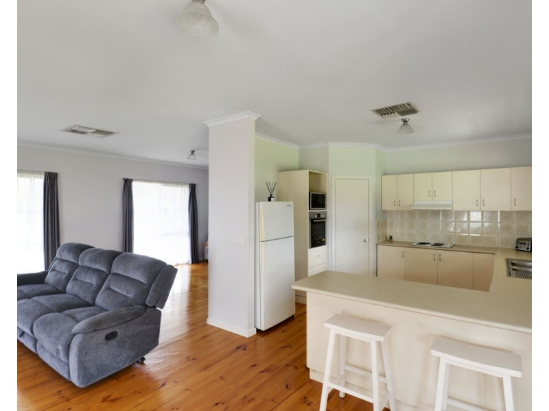 57 Livingstone Street, Mathoura NSW 2710