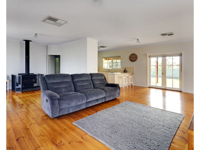 57 Livingstone Street, Mathoura NSW 2710