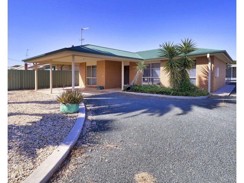 411 Henry Street, Deniliquin NSW 2710