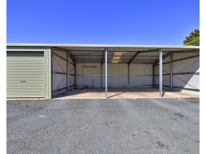 411 Henry Street, Deniliquin NSW 2710