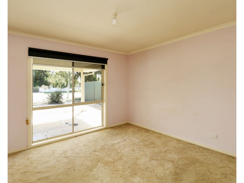 411 Henry Street, Deniliquin NSW 2710