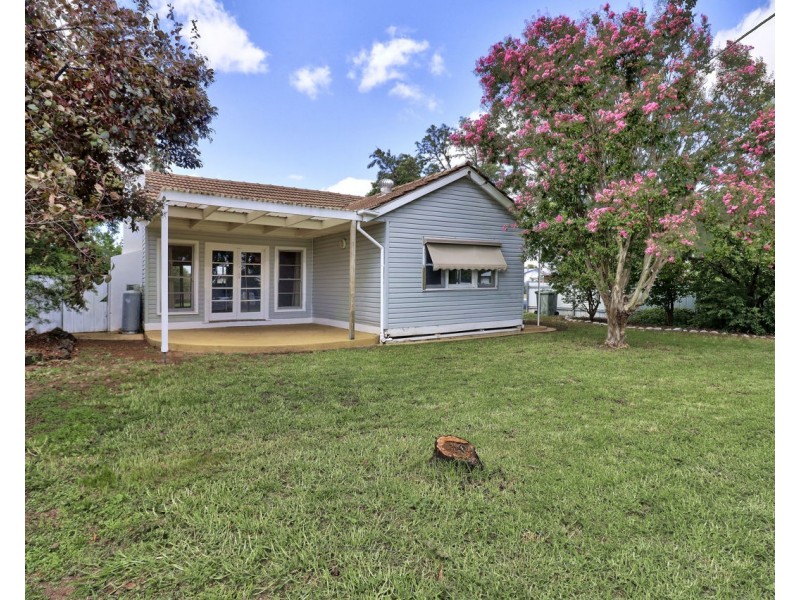 106 Junction Street, Deniliquin NSW 2710