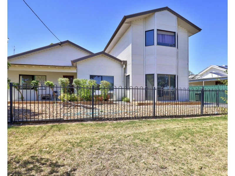313 Harfleur Street, Deniliquin NSW 2710