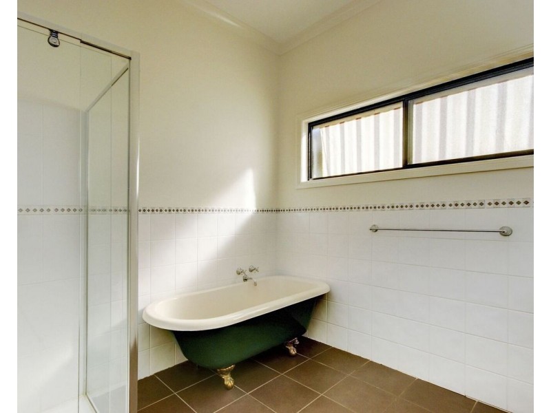 313 Harfleur Street, Deniliquin NSW 2710