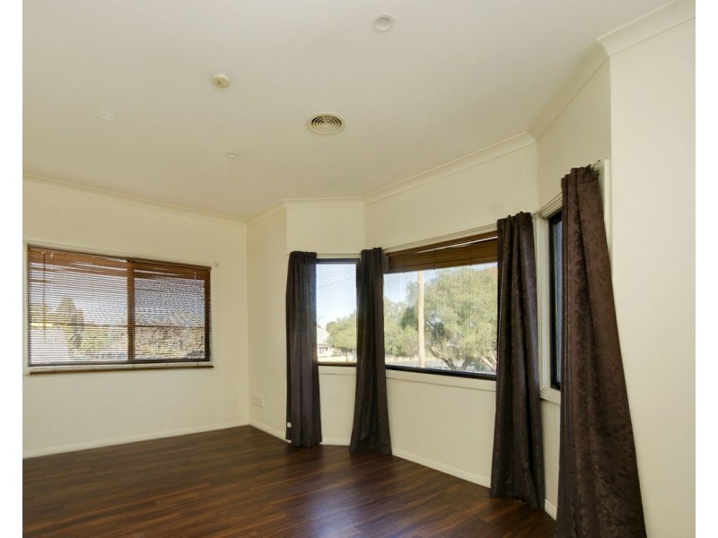 313 Harfleur Street, Deniliquin NSW 2710