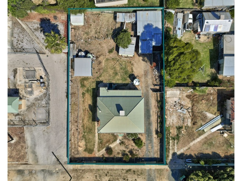 102 Macauley Street, Deniliquin NSW 2710