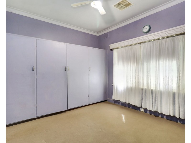 102 Macauley Street, Deniliquin NSW 2710