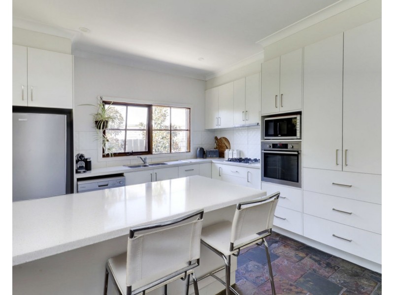 451 George Street, Deniliquin NSW 2710