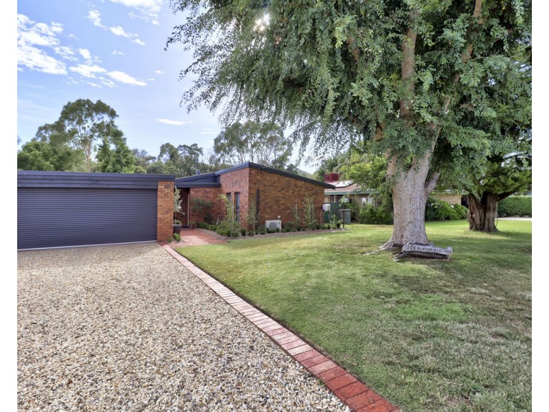 209 Burchfield Avenue, Deniliquin NSW 2710