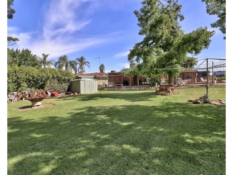 209 Burchfield Avenue, Deniliquin NSW 2710
