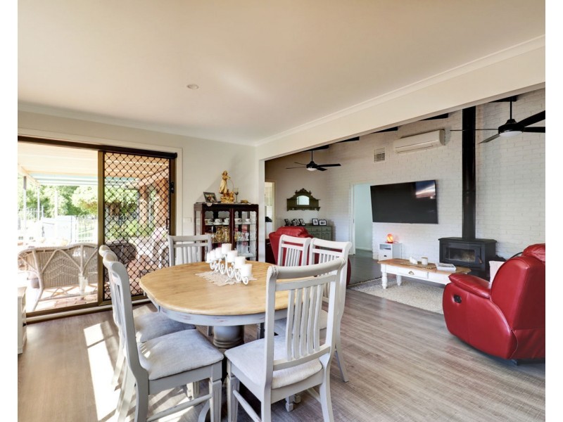 209 Burchfield Avenue, Deniliquin NSW 2710