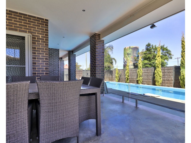 444 Cressy Street, Deniliquin NSW 2710