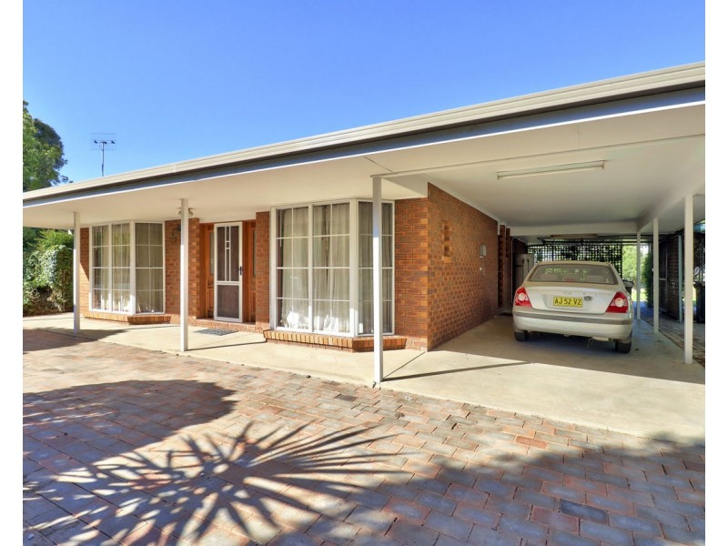 374 Fitzroy Street, Deniliquin NSW 2710