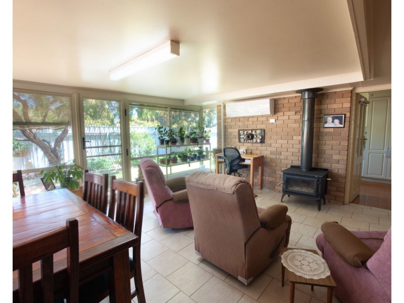15 Greaves Crescent, Deniliquin NSW 2710