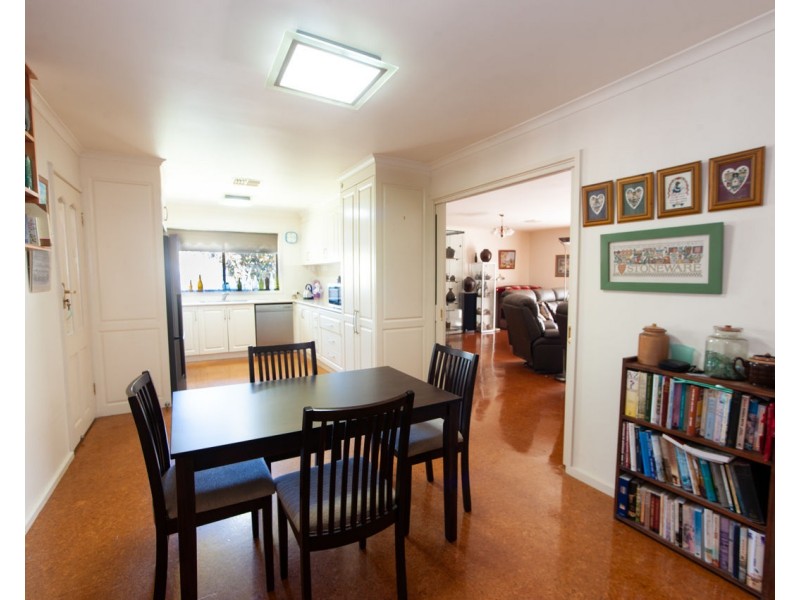 15 Greaves Crescent, Deniliquin NSW 2710
