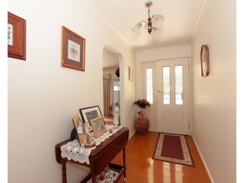 15 Greaves Crescent, Deniliquin NSW 2710