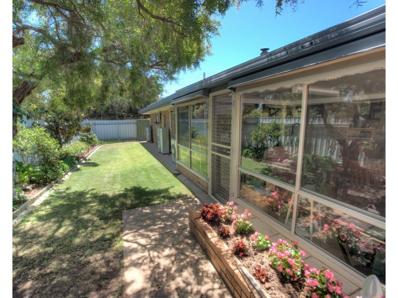 15 Greaves Crescent, Deniliquin NSW 2710
