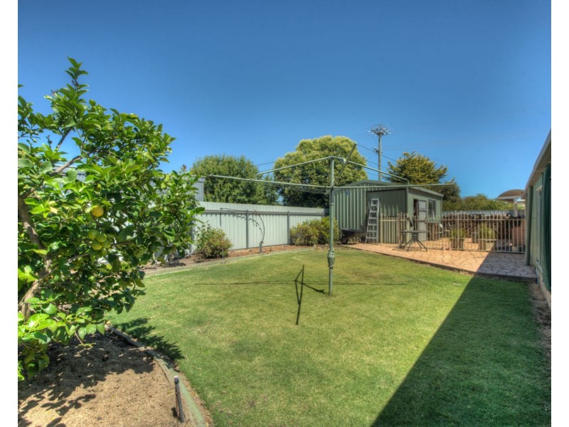 15 Greaves Crescent, Deniliquin NSW 2710