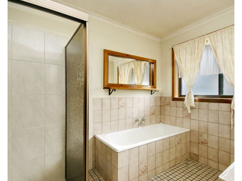 242 Victoria Street, Deniliquin NSW 2710