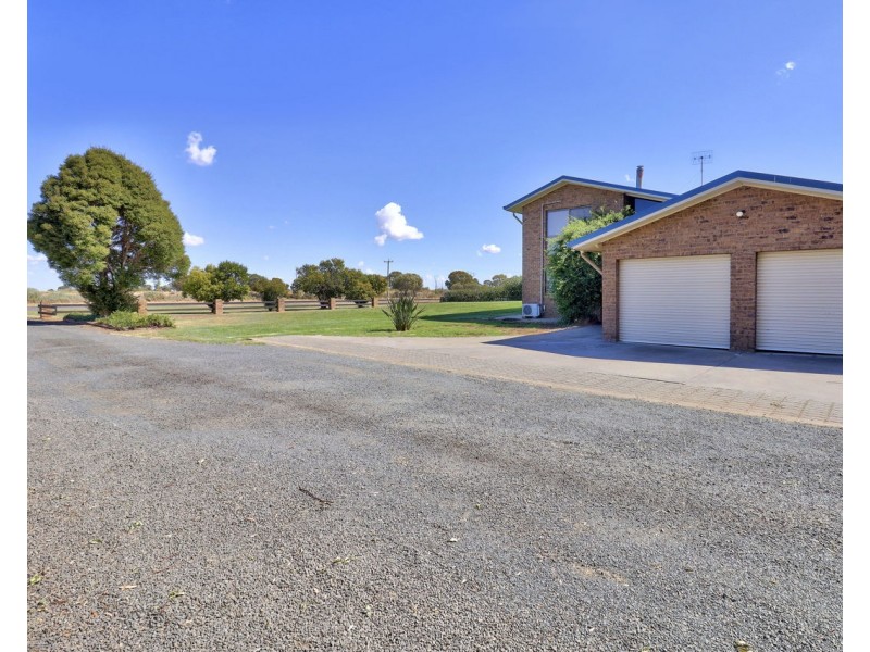 47 Lawson Syphon Road, Deniliquin NSW 2710