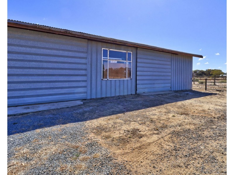 47 Lawson Syphon Road, Deniliquin NSW 2710