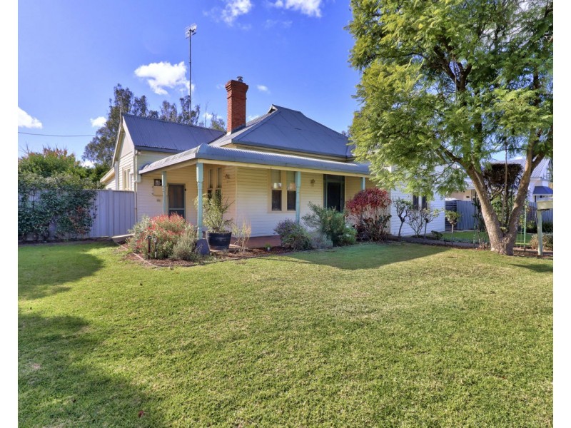331 Poictiers Street, Deniliquin NSW 2710