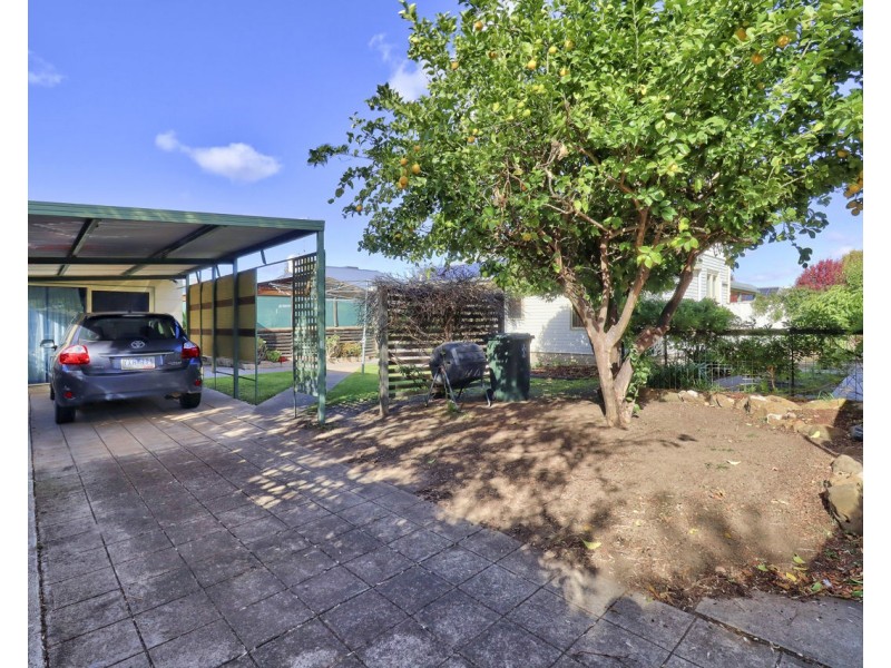 331 Poictiers Street, Deniliquin NSW 2710