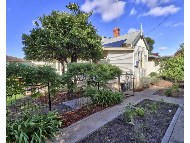 331 Poictiers Street, Deniliquin NSW 2710