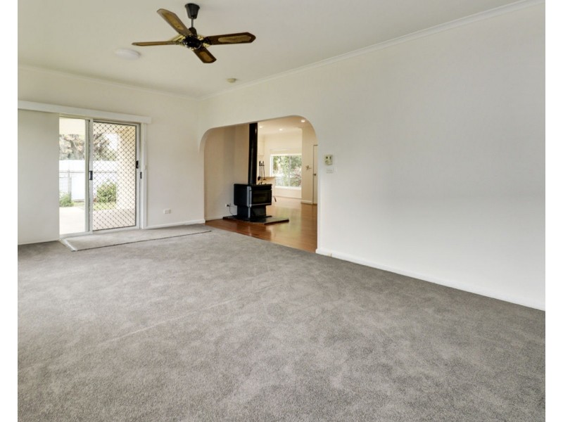 87 Russell, Deniliquin NSW 2710